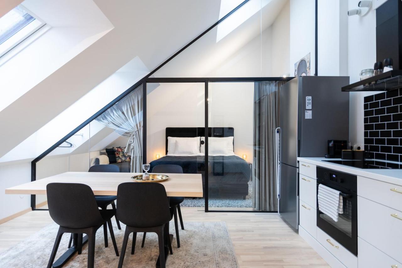 Stilvolle Dachgeschosswohnungen Mit Balkon In Innenstadt Naehe Wien